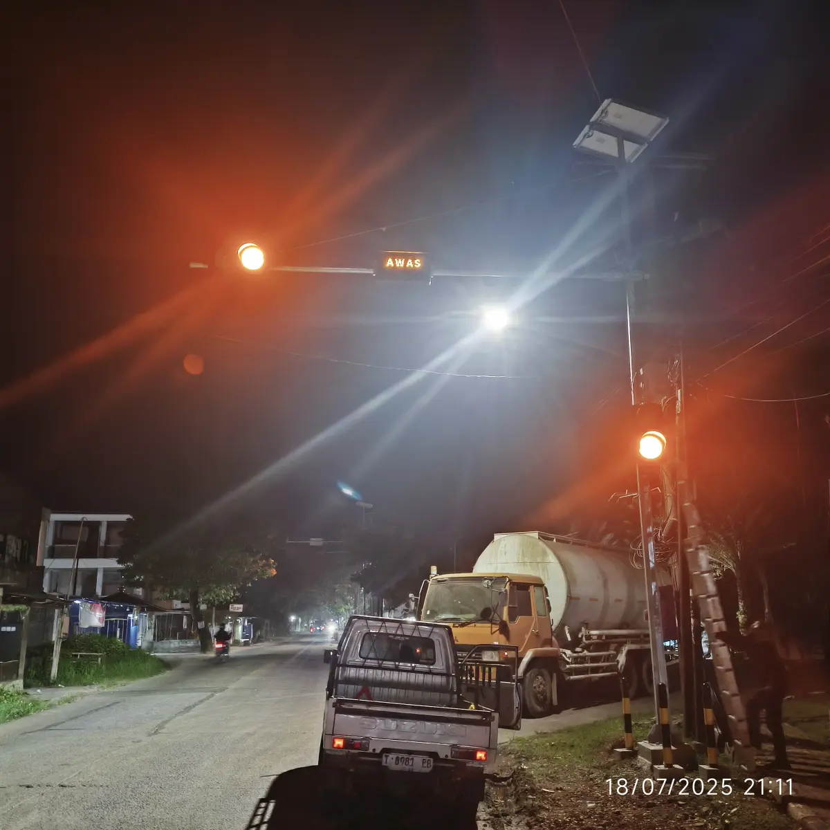 Jasa / Paket Pemasangan Lampu Warning Light 2 Aspek 30 CM & Rambu Awas Hati-Hati Tenaga Surya